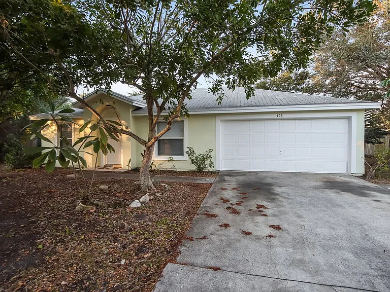 108 Osceola Ave — Photo 1