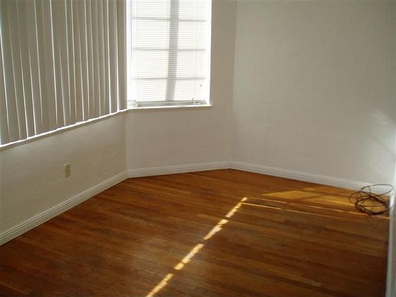 4th image of 715 N Thorne Ave