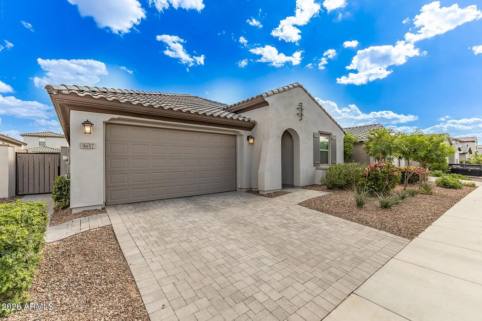4 bed, 2204 sqft, $2,850 — Photo 2