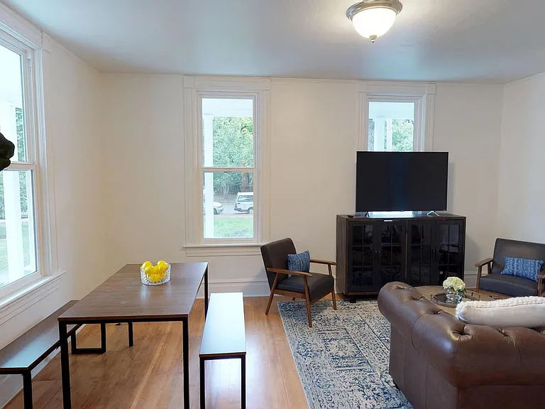 1730 SE 35th Pl #A — Photo 3