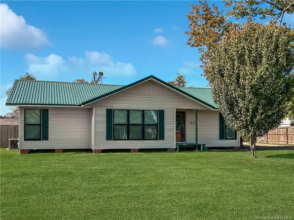 322 Quelqueshue St, Sulphur, LA 70663