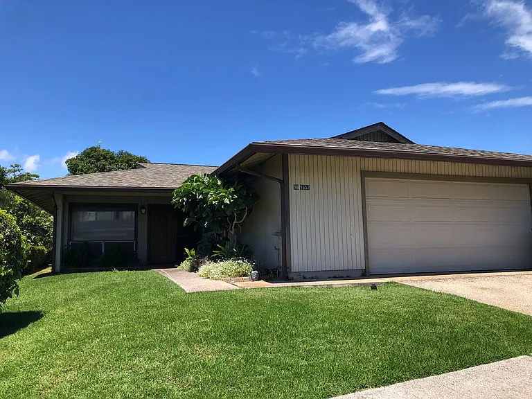 98-1652 Kiawe St — Photo 1
