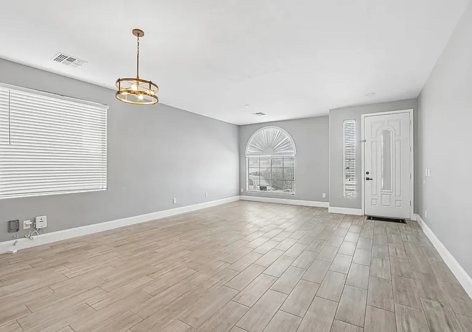 Spacious 4BR House in Maricopa — Photo 3