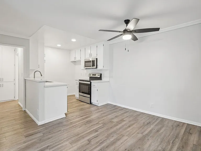 4444 Ensign Avenue — Photo 31