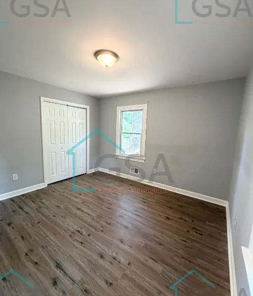 15 Penrose Ave — Photo 9