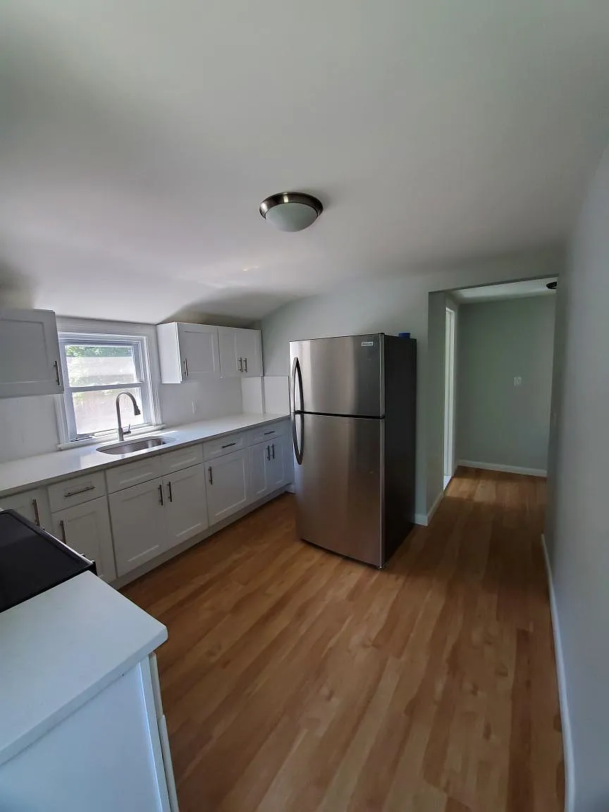 2 bed, 625 sqft, $1,850 — Photo 3
