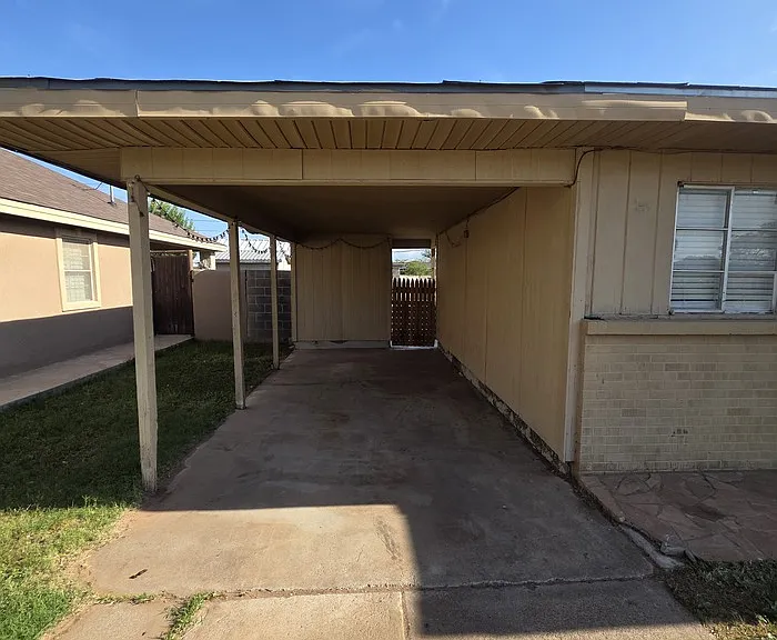 3218 Thomas Ave — Photo 3
