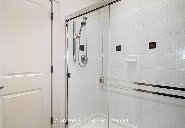 13824 N Creek Dr #802 — Photo 30