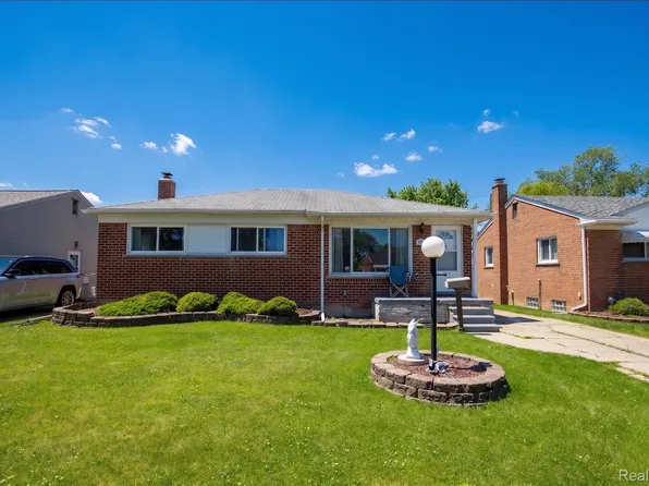 529 Cardwell St, Garden City, MI 48135