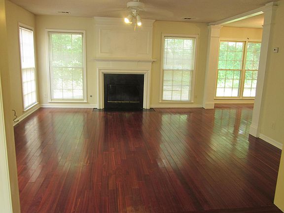 2nd image of 2845 Binghampton Ln
