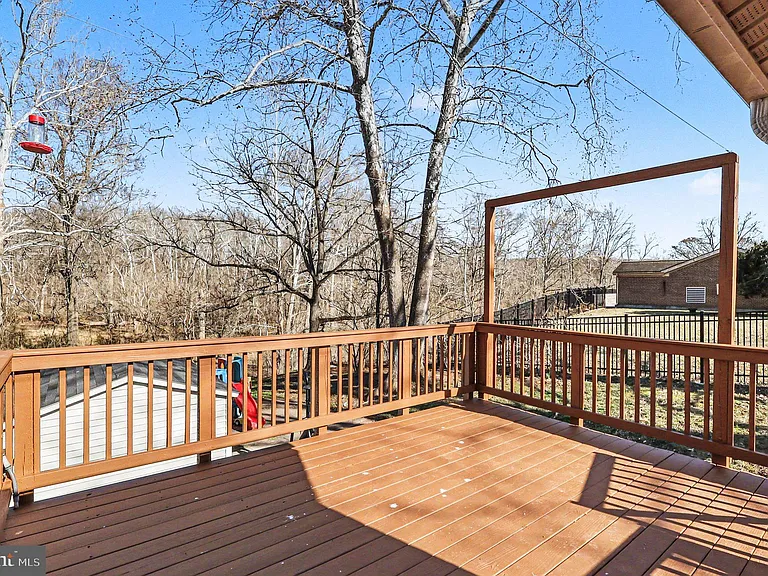 7409 Lake Dr — Photo 31