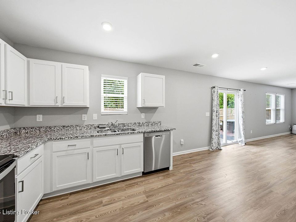 1st image of 496 Nancy Dr