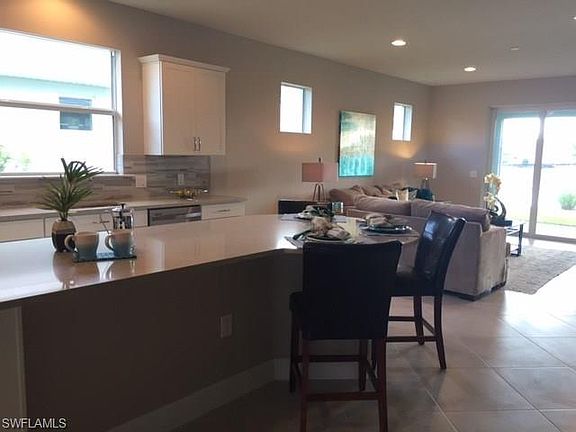 5th image of 10601 Jackson Square Dr