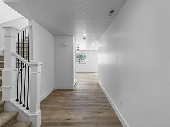 Finished home photos are representational images only. See sales agent for details.