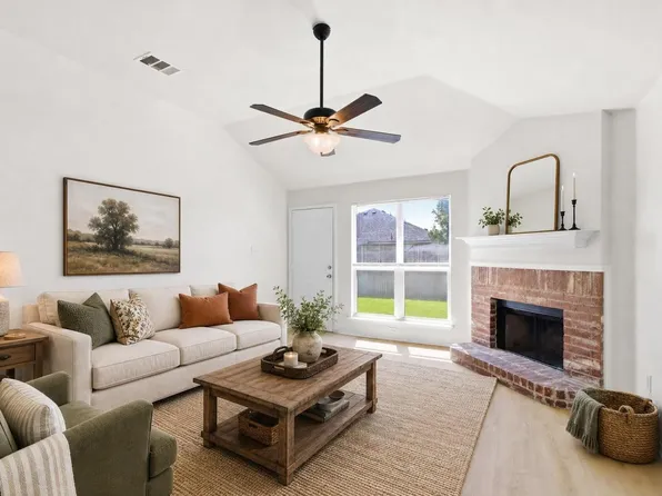 311 S Chestnut St, Forney, TX 75126
