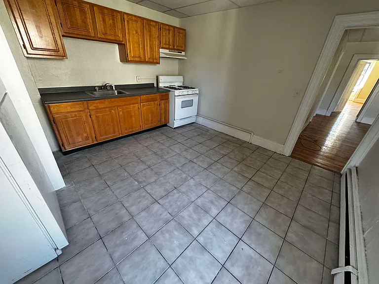 179.5 Harvard St #3-5 — Photo 7