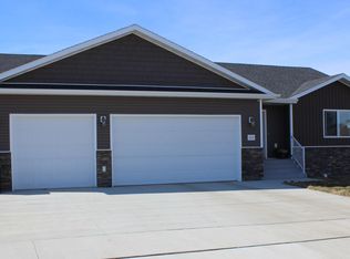 2005 Macedonia Ave SE, Mandan, ND 58554