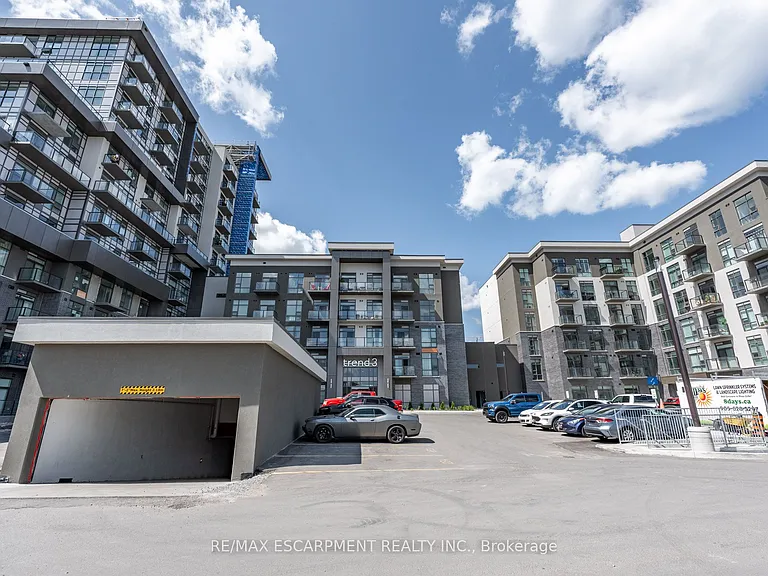 470 Dundas St E #225 — Photo 2