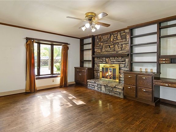 2nd image of 601 N Wilson Ave