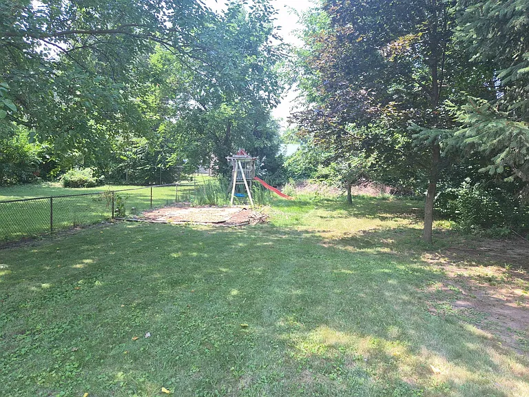 5933 Douglas Rd — Photo 11