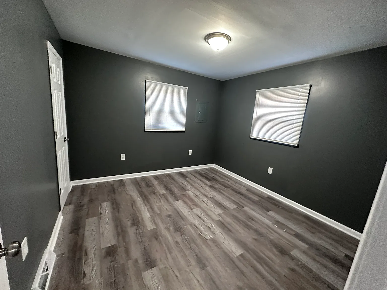 Quint 2 bedroom home — Photo 3