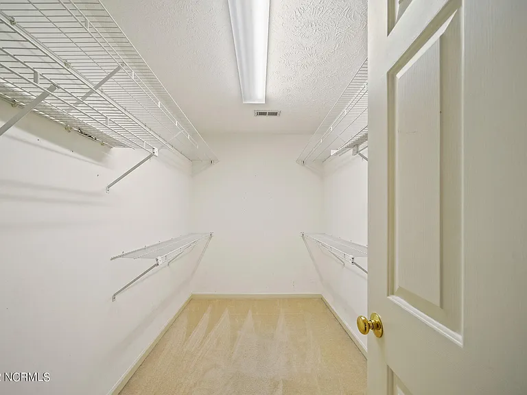 300 Clearfield Ln — Photo 27