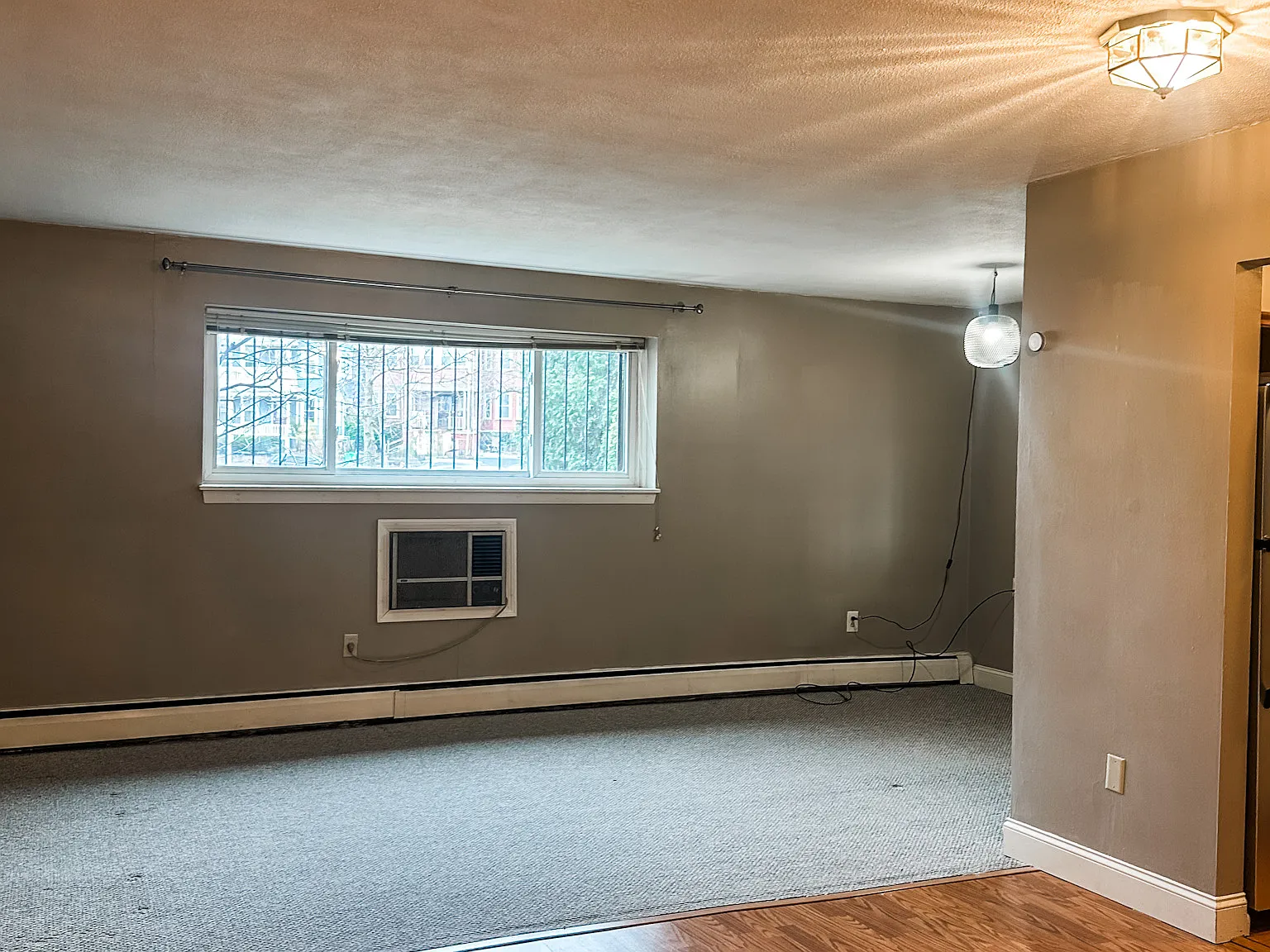 425 S Huntington Ave — Photo 4