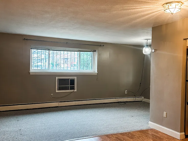 425 S Huntington Ave #1 — Photo 4