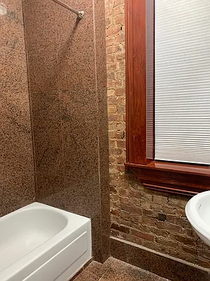 Rented by International Property Services LLC | media 4