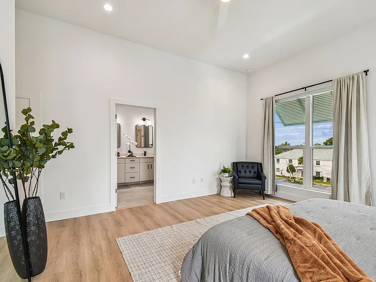 3826 Pompano Dr SE — Photo 74