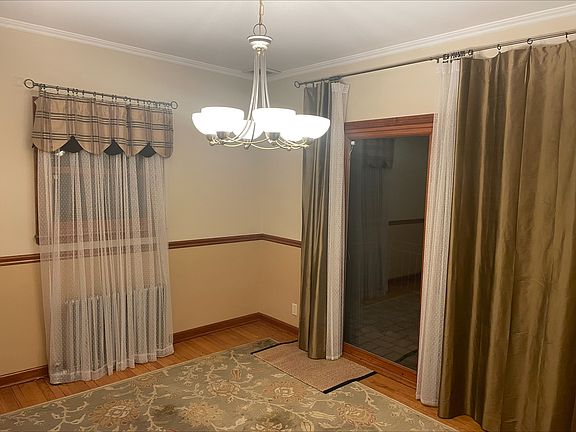 5th image of 20614 Richland Ave