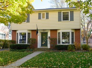 2233 Thornwood Ave, Wilmette, IL 60091