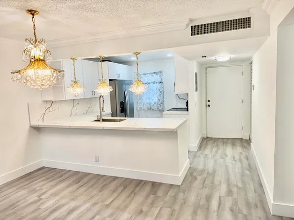 5961 NW 2nd Ave APT 312, Boca Raton, FL 33487