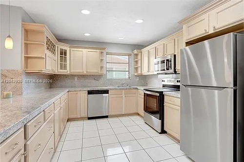 2476 SW 17th St Photo 1