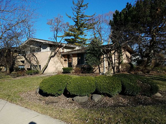 3rd image of 7842 Lake St