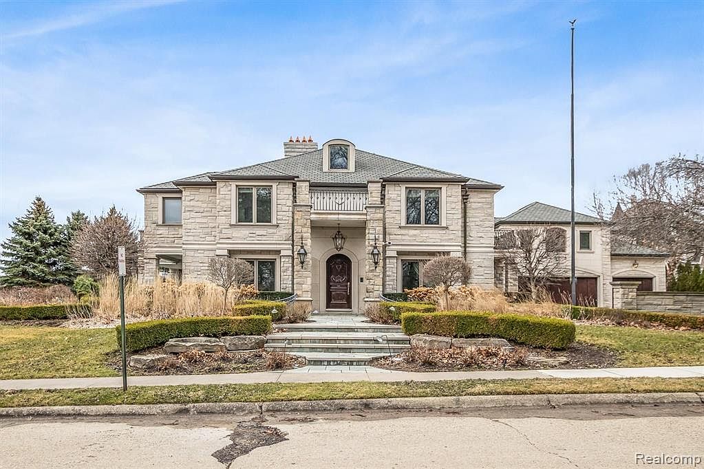371 Lake Shore Rd, Grosse Pointe Farms, MI 48236 Zillow