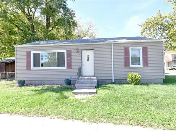 905 W Olive St, Decatur, IL 62526