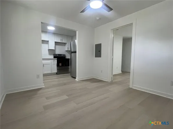 201 Lowery Dr, Pt Lavaca, TX