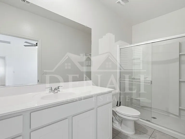 10941 N 165th Ave — Photo 18