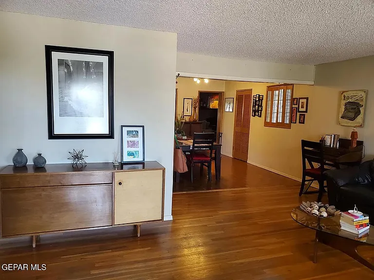 2705 Jackson Ave — Photo 9