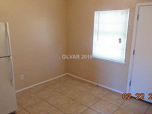 3rd image of 304 Champlin Ave APT 3