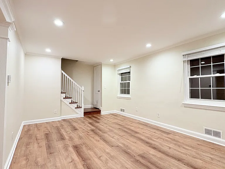 1800 Cody Dr — Photo 3