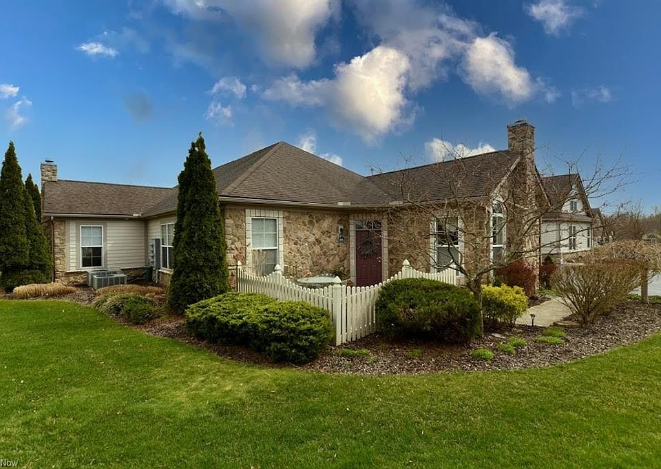 1st image of 876 Tara Dr