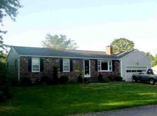 12 N Hillview Dr, Narragansett, RI 02882