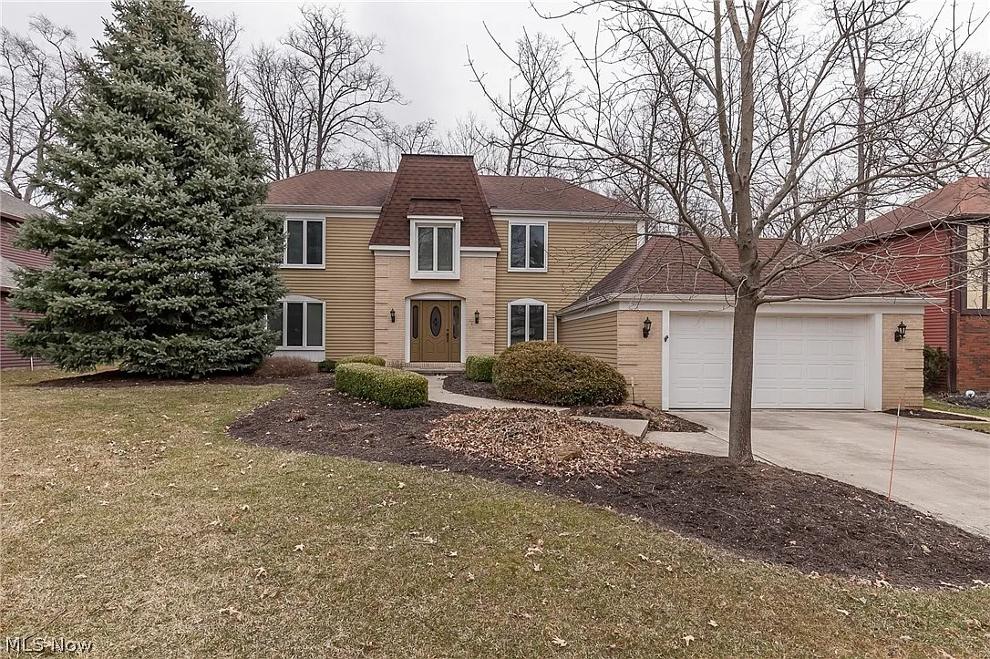 15731 Parkwood Ln photo 1