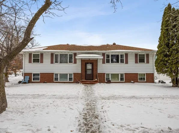 322 4th Ave W, West Fargo, ND 58078