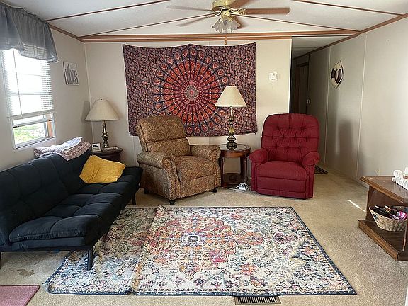 5th image of 121 Gullview Dr