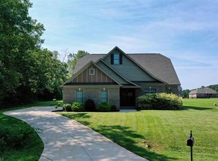 128 Wyatt Dr, Advance, NC 27006