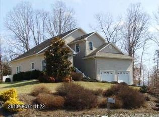 585 Richards Way, Wirtz, VA 24184