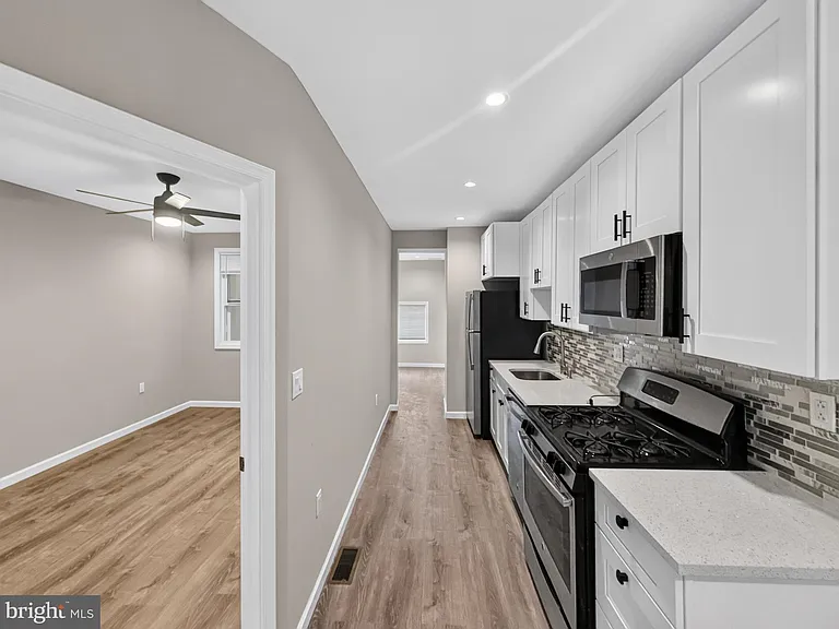 208 21st St NE #1 — Photo 1